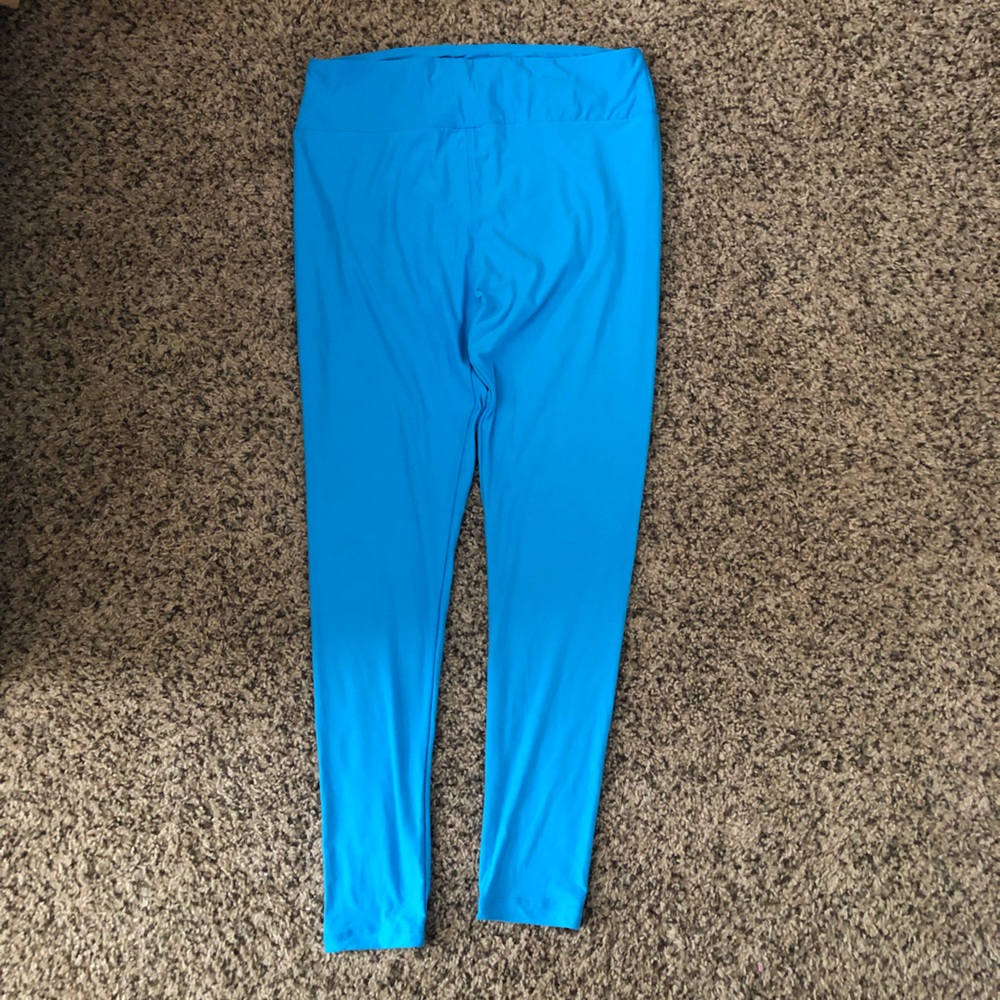 EUC Women’s LuLaRoe Tall & Curvy Leggings - Picture 2 of 5